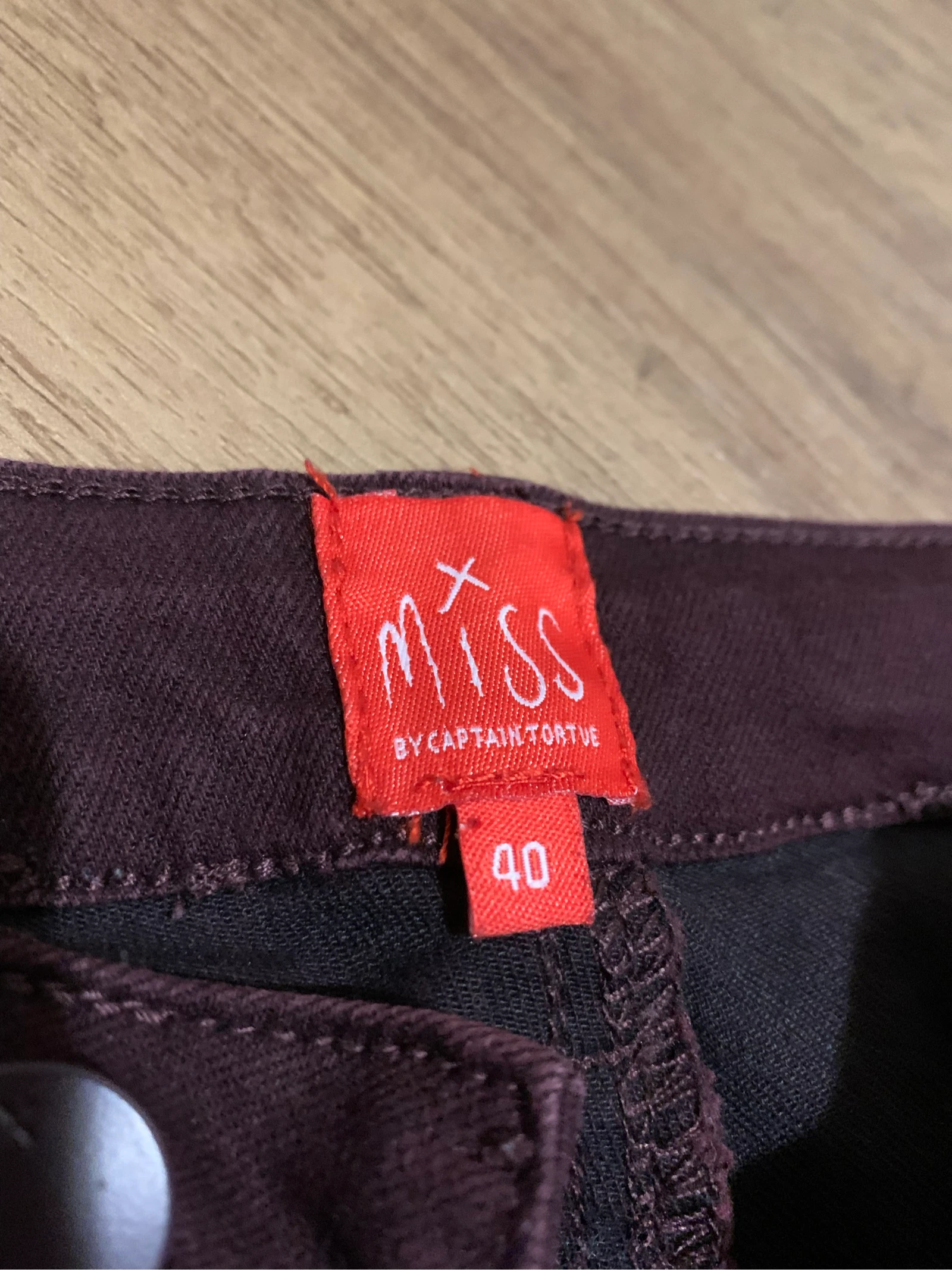 Calça miss Captain bordeaux efeito gelado – photo 3